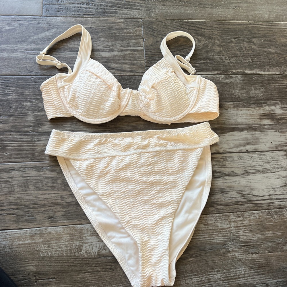 Sanctuary Cream Textured Underwire One-Piece Style Swim